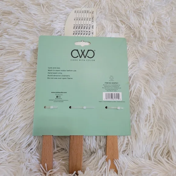 "Hello Spring" Cook with Color Green & White Multi-purpose 3 piece spatula - Picture 2 of 3